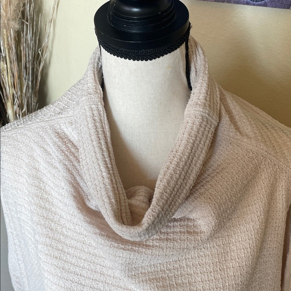 Free People We The Free Cowl Neck Kitty Thermal Waffle Knit Tunic Size XS - Picture 4 of 15